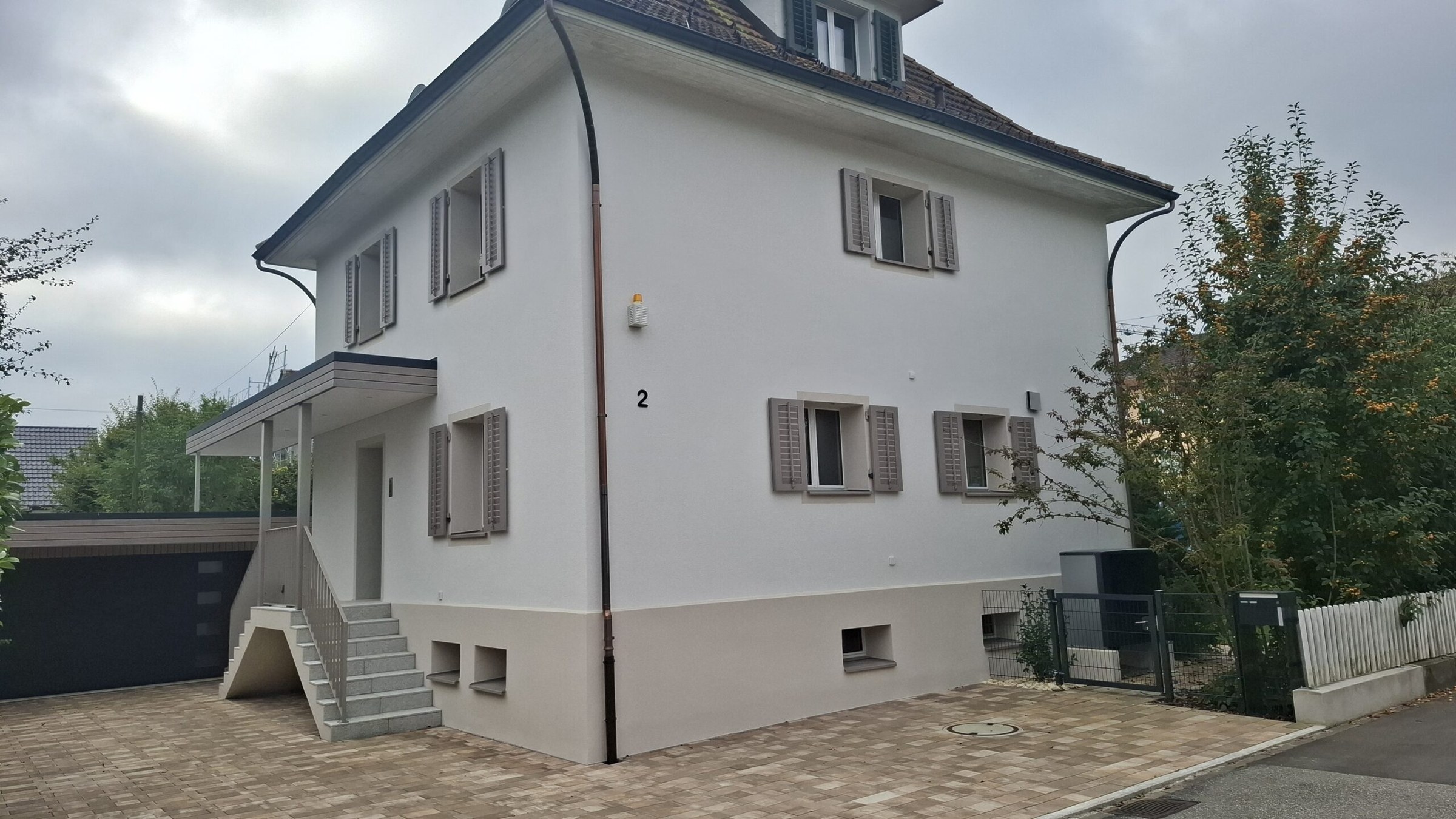 Erneuerung Einfamilienhaus und Umgebung